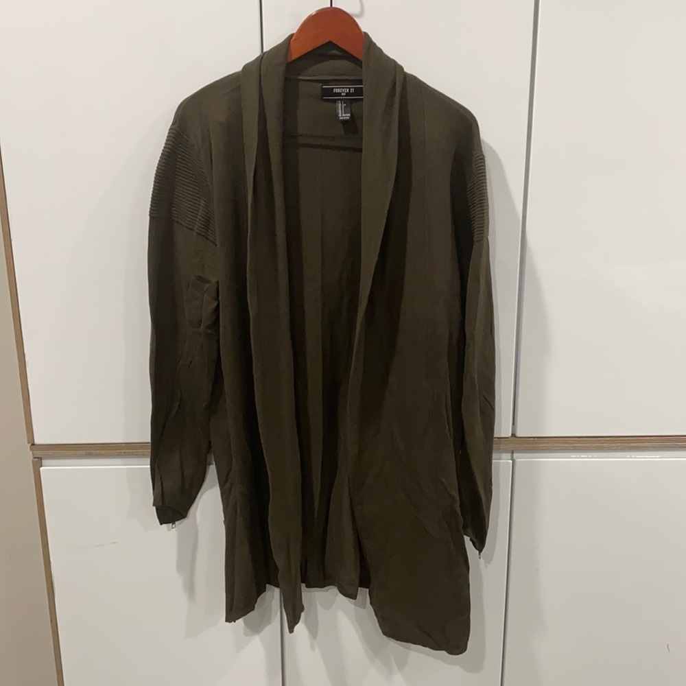 Men’s long cardigan in olive green